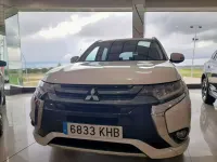 Usado Mitsubishi Outlander P-HEV Motion 224 CV (164 kW) 2018 Blanco SUV