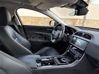 Usado Jaguar XE R-Sport 180 CV (132 kW) 2018 Gris / plata Berlina