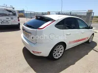 Usado Ford Focus Titanium 109 CV (80 kW) 2010 Blanco Berlina