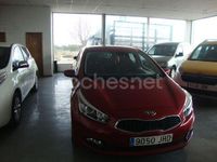 Usado Kia Ceed GT 90 CV (66 kW) 2016 Granate Berlina