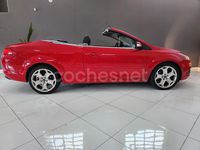 Usado Ford Focus Cabriolet Titanium 136 CV (100 kW) 2008 Granate Descapotable