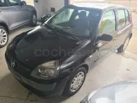 Usado Renault Clio II Authentique 65 CV (47 kW) 2004 Negro Berlina