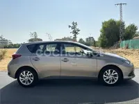 Usado Toyota Auris Active 116 CV (85 kW) 2015 Beige Berlina