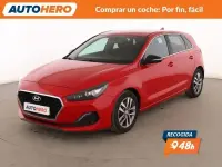 Usado Hyundai i30 120 CV (88 kW) 2019 Rojo Berlina