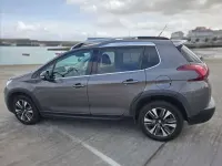 Usado Peugeot 2008 Allure 120 CV (88 kW) 2018 Gris SUV