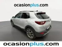 Usado Kia Stonic 120 CV (88 kW) 2019 Gris plata SUV