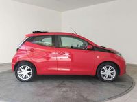 Usado Toyota Aygo X-play 69 CV (50 kW) 2015 Rojo Utilitario