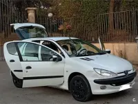 Usado Peugeot 206 70 CV (51 kW) 1999 Blanco Utilitario