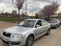 Usado Skoda Superb Comfort 105 CV (77 kW) 2008 Gris / plata Berlina