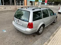 Usado VW Golf IV Highline 100 CV (73 kW) 2001 Gris / plata Familiar