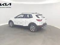 Usado Kia Stonic 100 CV (73 kW) 2026 Blanco SUV