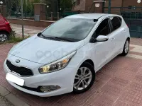 Usado Kia Ceed GT 128 HP (94 kW) 2015 Branco Sedan