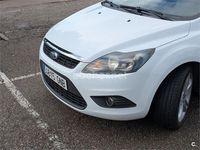 Usado Ford Focus Trend 109 CV (80 kW) 2009 Blanco Berlina