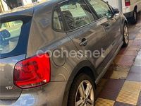 Usado VW Polo R-line 90 CV (66 kW) 2014 Gris / plata Berlina