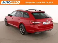 Usado Skoda Superb SportLine 150 CV (110 kW) 2019 Rojo Familiar