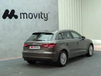 Usado Audi A3 Attraction 150 CV (110 kW) 2015 Gris / plata Berlina