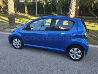 Usado Toyota Aygo City 68 CV (50 kW) 2012 Azul Utilitario