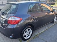 Usado Toyota Auris Active 90 CV (66 kW) 2011 Marrón Utilitario