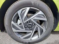 Usado Hyundai i20 101 CV (74 kW) 2024 Verde Utilitario