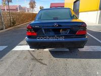 Usado Mercedes C180 Elegance 122 CV (89 kW) 1999 Negro Berlina