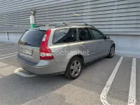 Usado Volvo V50 Kinetic 110 CV (80 kW) 2006 Gris / plata Familiar
