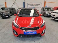 Usado Kia Ceed GT GT-Line 136 HP (100 kW) 2016 Vermelho Sedan