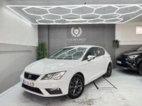 Usado Seat Leon Style 130 CV (95 kW) 2019 Blanco Berlina