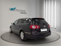 Usado VW Passat Highline 140 CV (102 kW) 2010 Negro metalizado Familiar