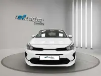 Usado Kia Rio 84 CV (61 kW) 2022 Blanco Utilitario