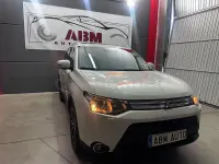 Usado Mitsubishi Outlander P-HEV 203 CV (149 kW) 2015 Blanco SUV