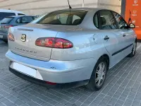 Usado Seat Cordoba Sport 100 CV (73 kW) 2007 Gris / plata Berlina
