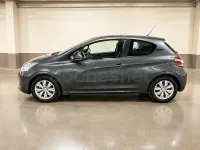 Usado Peugeot 208 Allure 82 CV (60 kW) 2012 Gris / plata Utilitario