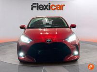 Usado Toyota Yaris Hybrid Active 116 CV (85 kW) 2023 Rojo Berlina