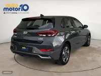 Usado Hyundai i30 100 CV (73 kW) 2024 Gris Berlina