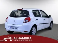 Usado Renault Clio Business 75 CV (55 kW) 2013 Blanco
