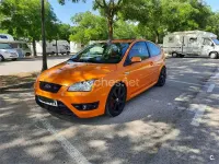 Usado Ford Focus ST 225 CV (165 kW) 2007 Naranja Berlina