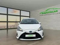Usado Toyota Yaris Hybrid Active 100 CV (73 kW) 2019 Blanco Utilitario