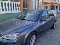 Usado Ford Mondeo Ambiente 115 CV (84 kW) 2004 Gris / plata Berlina