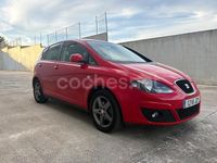 Usado Seat Altea I-Tech 105 CV (77 kW) 2015 Rojo Monovolumen