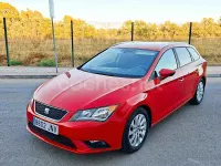 Usado Seat Leon Style 110 CV (80 kW) 2016 Rojo Familiar
