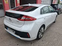 Usado Hyundai Ioniq Style 141 CV (103 kW) 2018 Blanco Utilitario