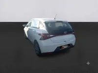 Usado Hyundai i20 99 CV (72 kW) 2021 Blanco Utilitario