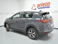 Usado Kia Sportage Plus 136 CV (100 kW) 2021 Gris / plata SUV