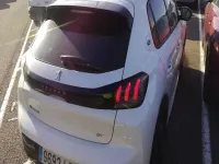 Käytetty Peugeot e-208 GT 100 kW (136 HP) 2021 Valkoinen Viistoperä