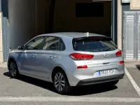Usado Hyundai i30 120 CV (88 kW) 2017 Gris / plata Berlina