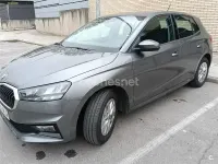 Usado Skoda Fabia Ambition 110 CV (80 kW) 2023 Gris / plata Utilitario