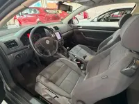 Usado VW Golf IV Highline 105 CV (77 kW) 2006 Gris / plata Berlina
