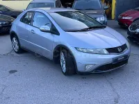 Usado Honda Civic Executive 140 CV (102 kW) 2011 Gris / plata Berlina