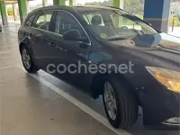Usado Opel Insignia Cosmo 130 CV (95 kW) 2012 Negro Familiar