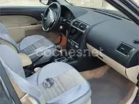 Usado Ford Mondeo Trend 130 CV (95 kW) 2005 Negro Berlina